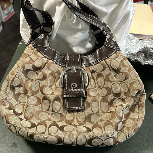 Coach Signature C Shoulder Handbag - Picture 1 of 9